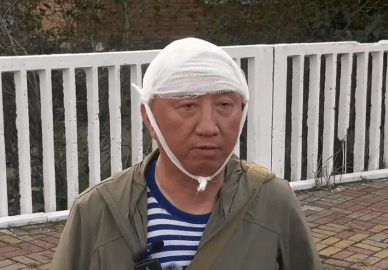 凤凰卫视战地记者卢宇光头部受伤。